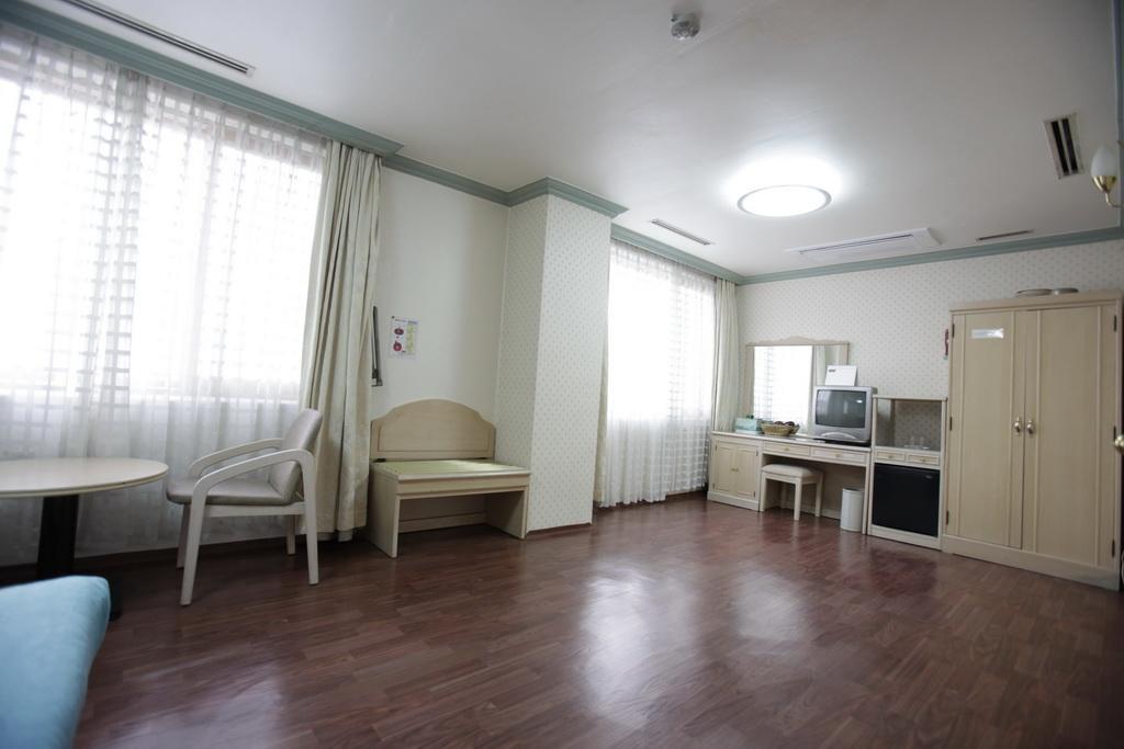Geoje Tourist Hotel Buitenkant foto