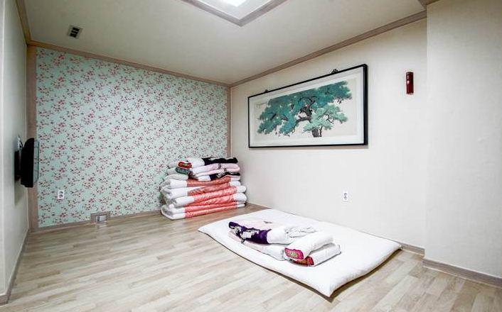Geoje Tourist Hotel Buitenkant foto