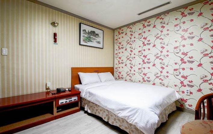 Geoje Tourist Hotel Buitenkant foto