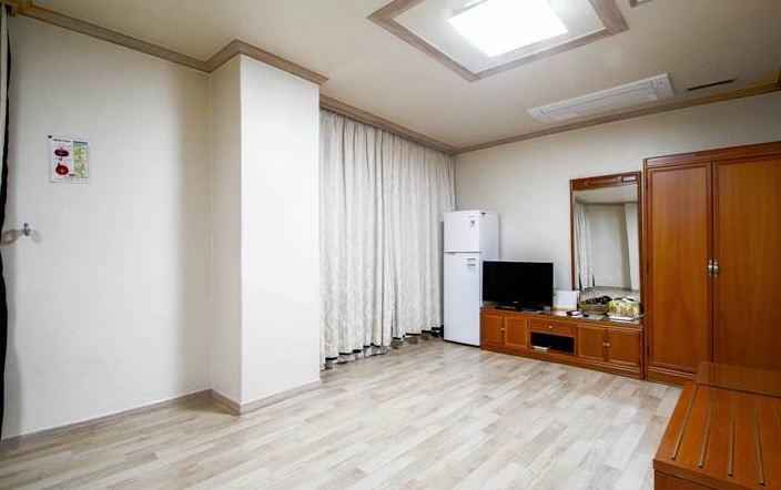 Geoje Tourist Hotel Buitenkant foto