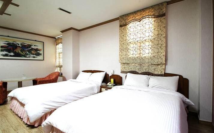 Geoje Tourist Hotel Buitenkant foto