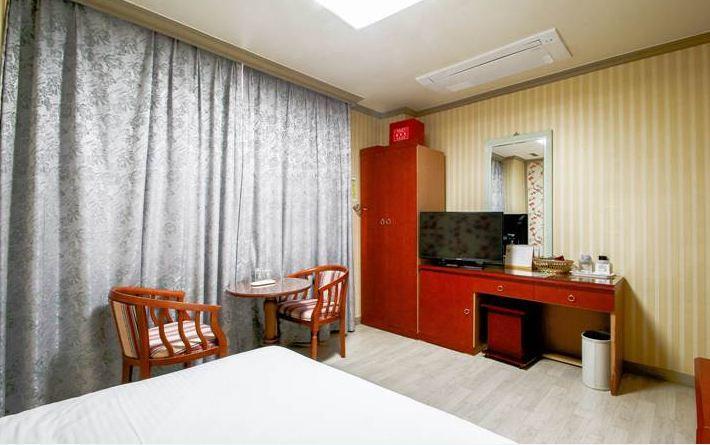 Geoje Tourist Hotel Buitenkant foto