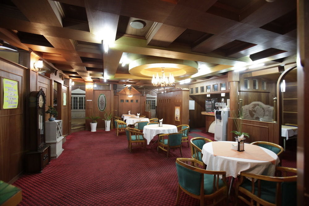 Geoje Tourist Hotel Buitenkant foto